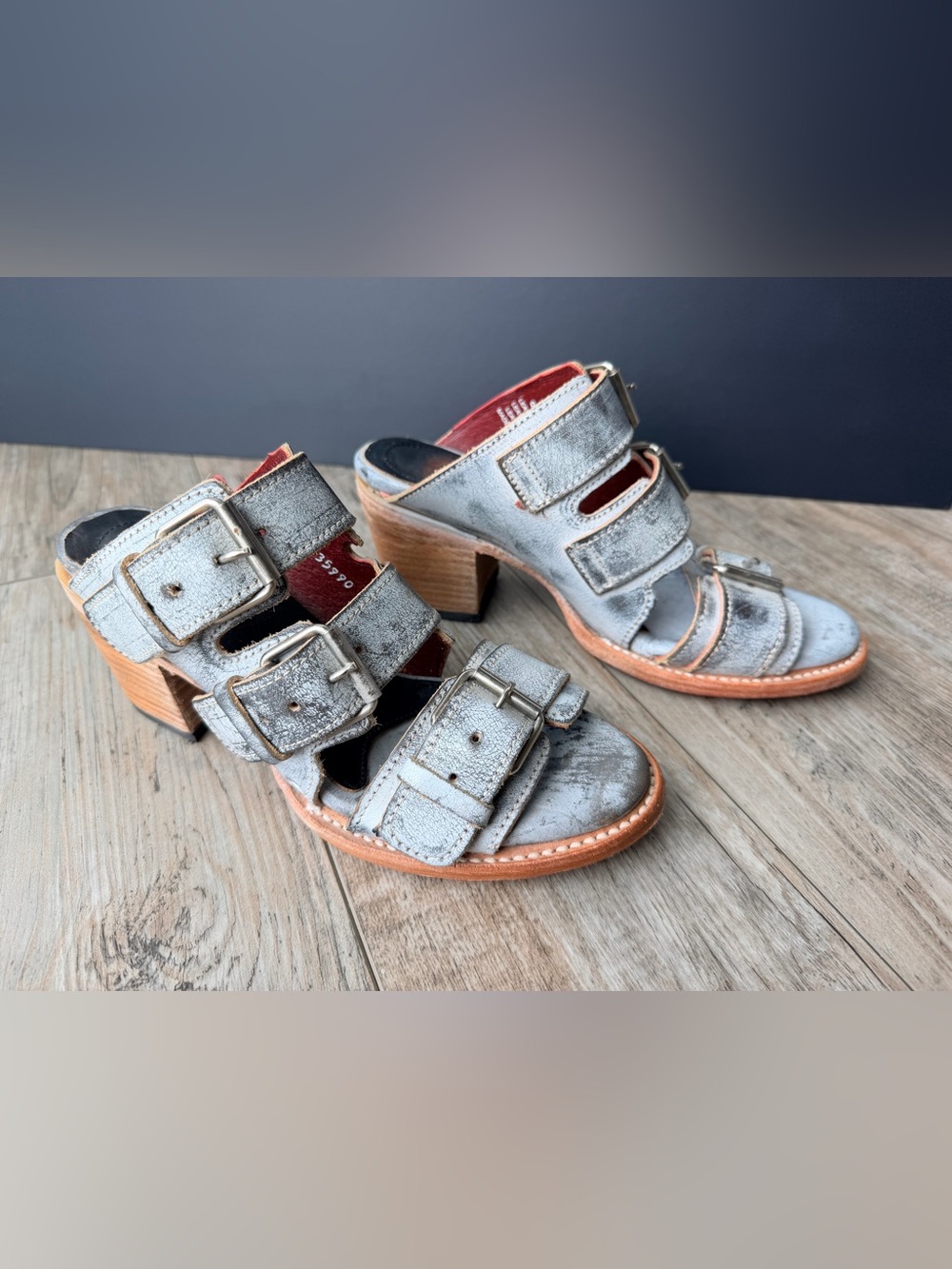 Freebird by Steven Quincy Ice Gray Leather Buckle Sandals Mule Block Heel Sz 9